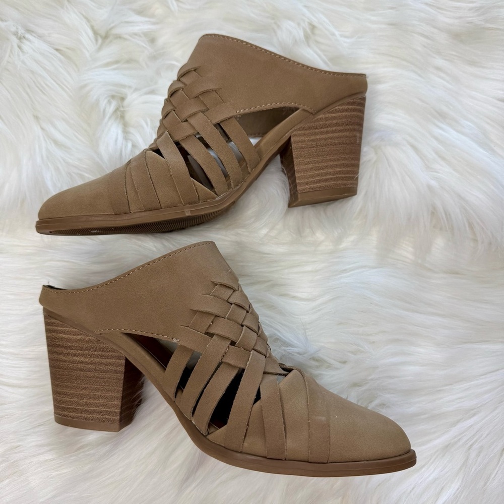 Universal Thread Women's Tan Block Heel Woven Mules - Picture 2 of 8
